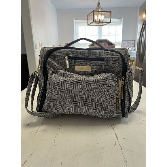 JUJUBE JU JU BE BABY DIAPER BAG DUFFEL SHOULDER BAG BLACK HERRINGBONE CHEVRON - Picture 4 of 10